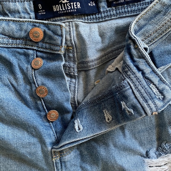 Hollister sz 0 ultra high-rise mom shorts 3” euc distressed - Picture 3 of 6